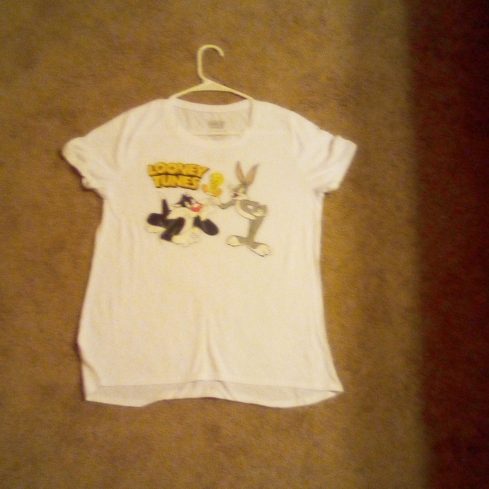 LOONEY TUNES SHIRT W/ PICS